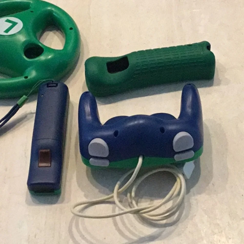 Luigi Wired Fight Pad PDP & Nintendo Wii Motion Plus Remote Controller Wheel Lot